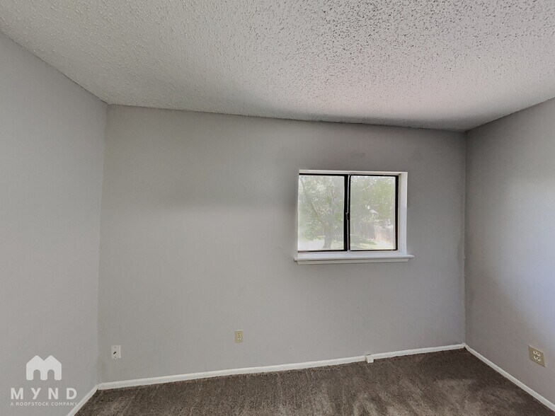 Building Photo - 4714 Crested Rock Dr