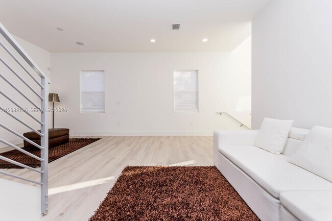 Building Photo - 2875 SW 33rd Ct