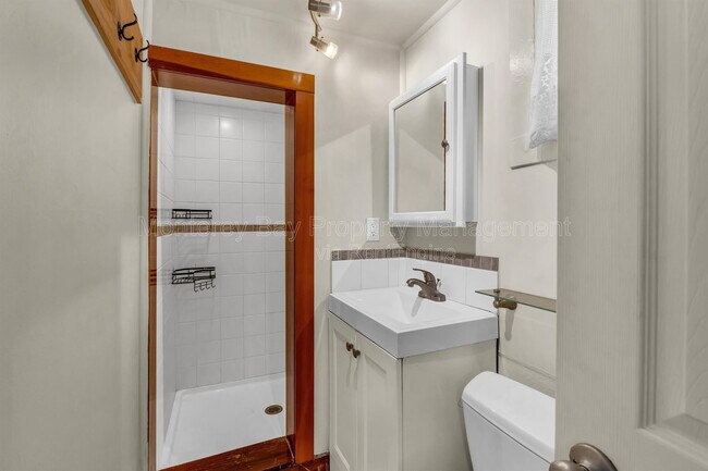 Building Photo - 227 18th St