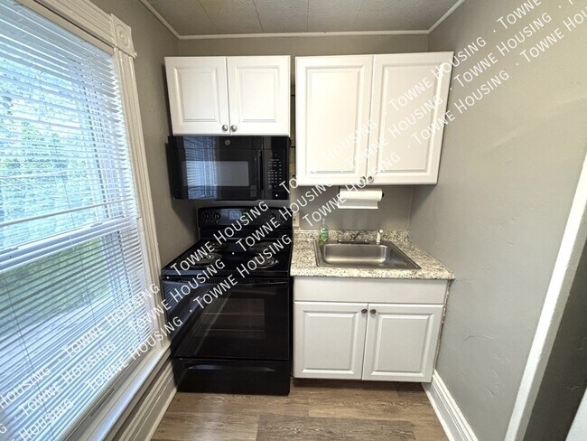 Building Photo - 321 Washburn St