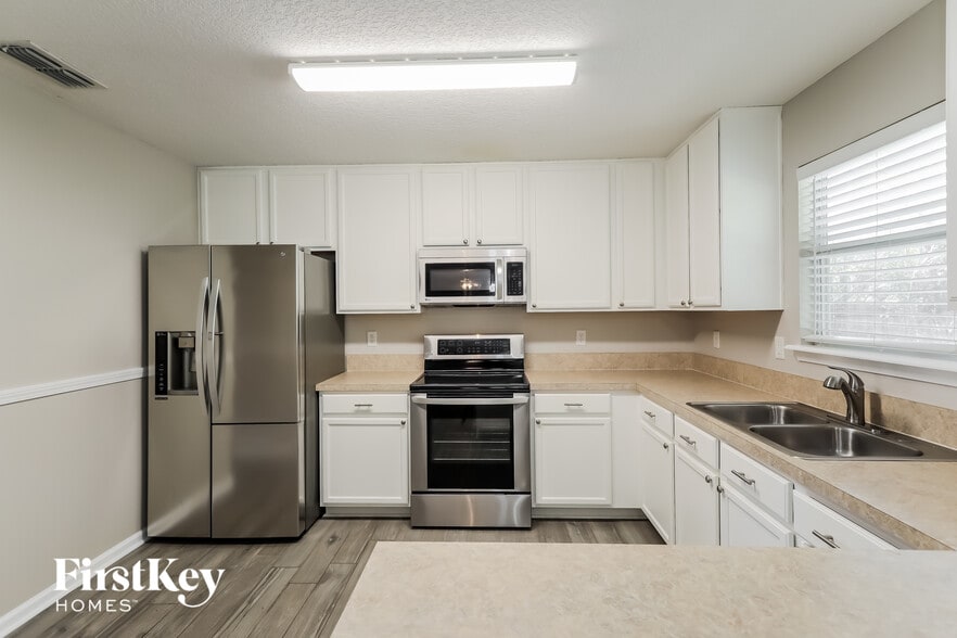 Building Photo - 2954 Ravine Hill Dr