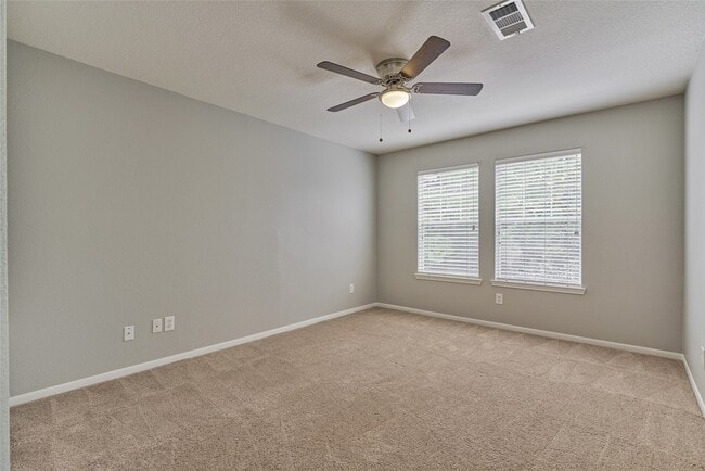 Building Photo - 25 Scarlet Woods Ct