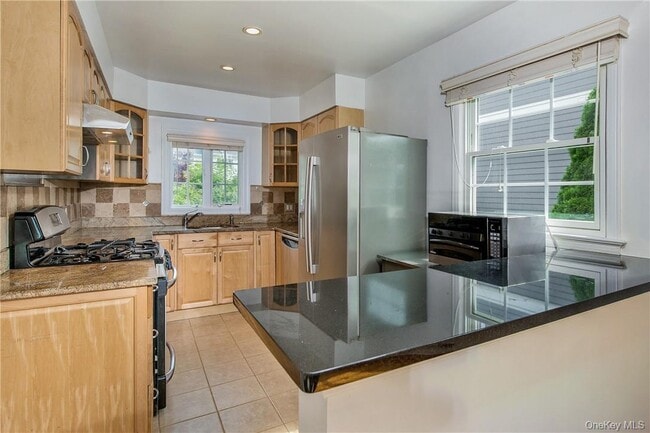 Building Photo - 74 Dearborn Ave