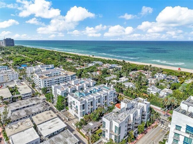 Building Photo - 7728 Collins Ave
