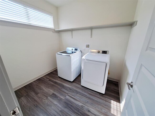 Building Photo - 7700 Linnie Ln