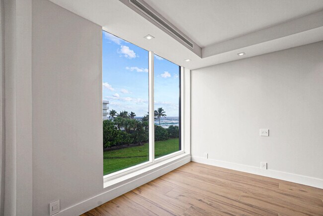 Building Photo - 3100 S Ocean Blvd