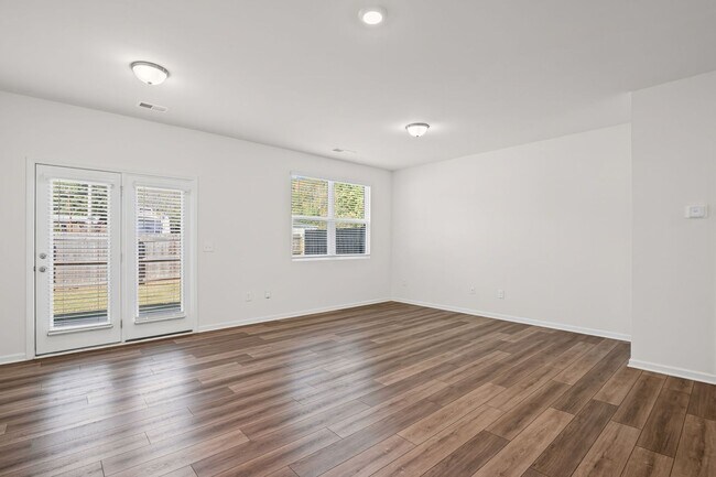 Building Photo - ***MOVE IN SPECIAL -$500 OF FIRST 2 MONTHS RENT WITH A FEBRARY 27TH OR SOONER MOVE IN DATE***Welc...