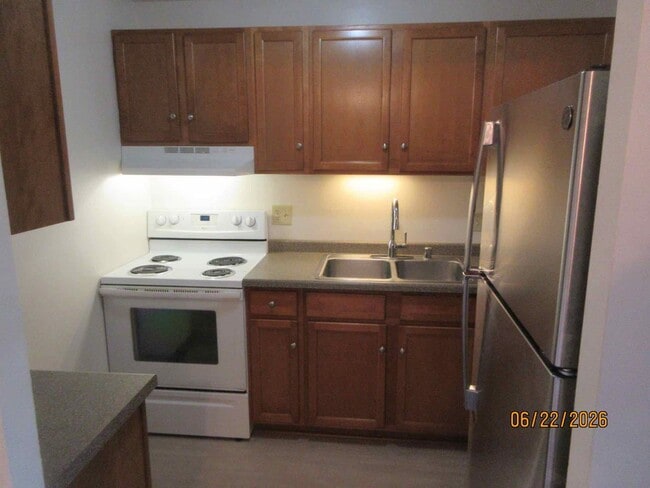 Building Photo - Upper 2 bedroom plus den in Germantown