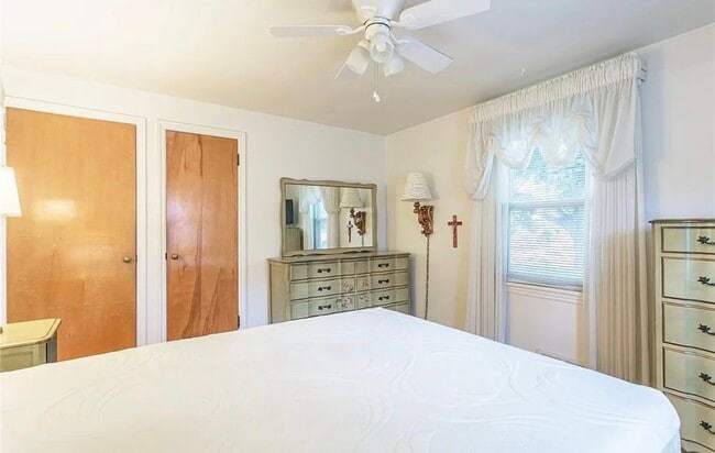 Building Photo - 26 Garden Dr