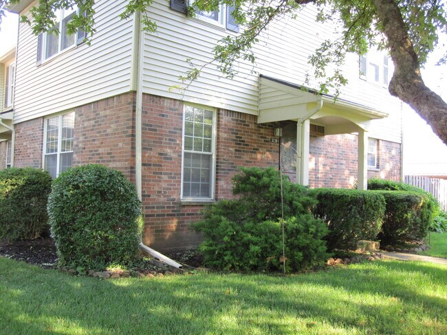 Building Photo - 3238 Alpine Dr