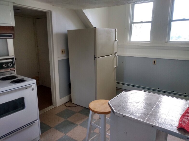 Building Photo - 482 Cushman Rd