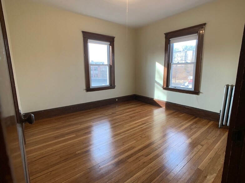 Building Photo - 9 Wilson Park