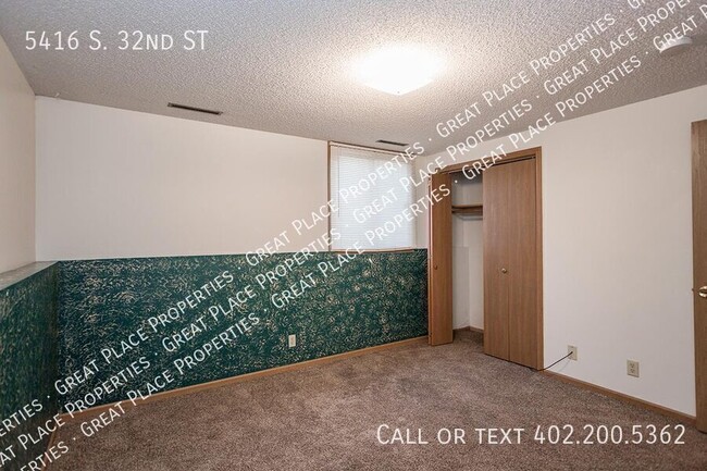 Building Photo - 5416 S 32nd St