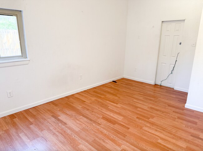 Building Photo - 4881 Broadway