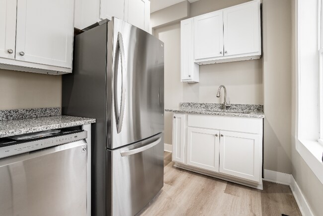 Building Photo - 163 Martin Ave