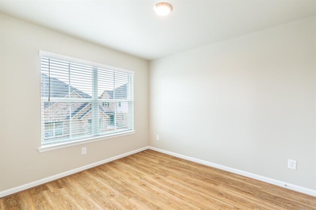Building Photo - 211 Park Place Cir