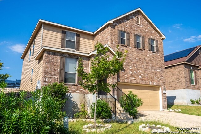 Building Photo - Comfortable Living in a Gated Community Near It All