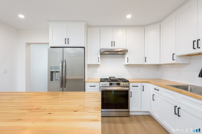 Building Photo - 28 Townsend St