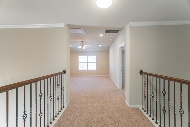 Building Photo - 139 S Rocky Point Cir