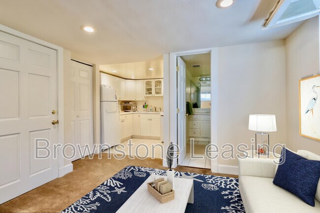 Building Photo - 867 N Ogden St