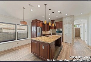 Building Photo - 6127 Oakwood Trail