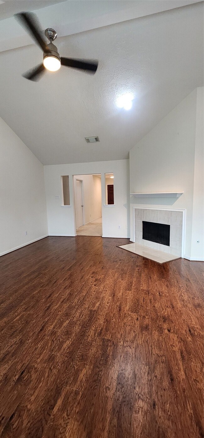 Building Photo - 16807 Sussex Dr