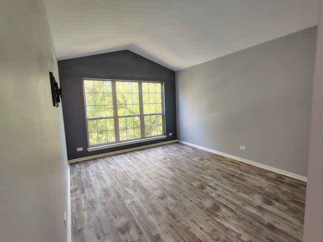Building Photo - 667 Woodhaven Dr