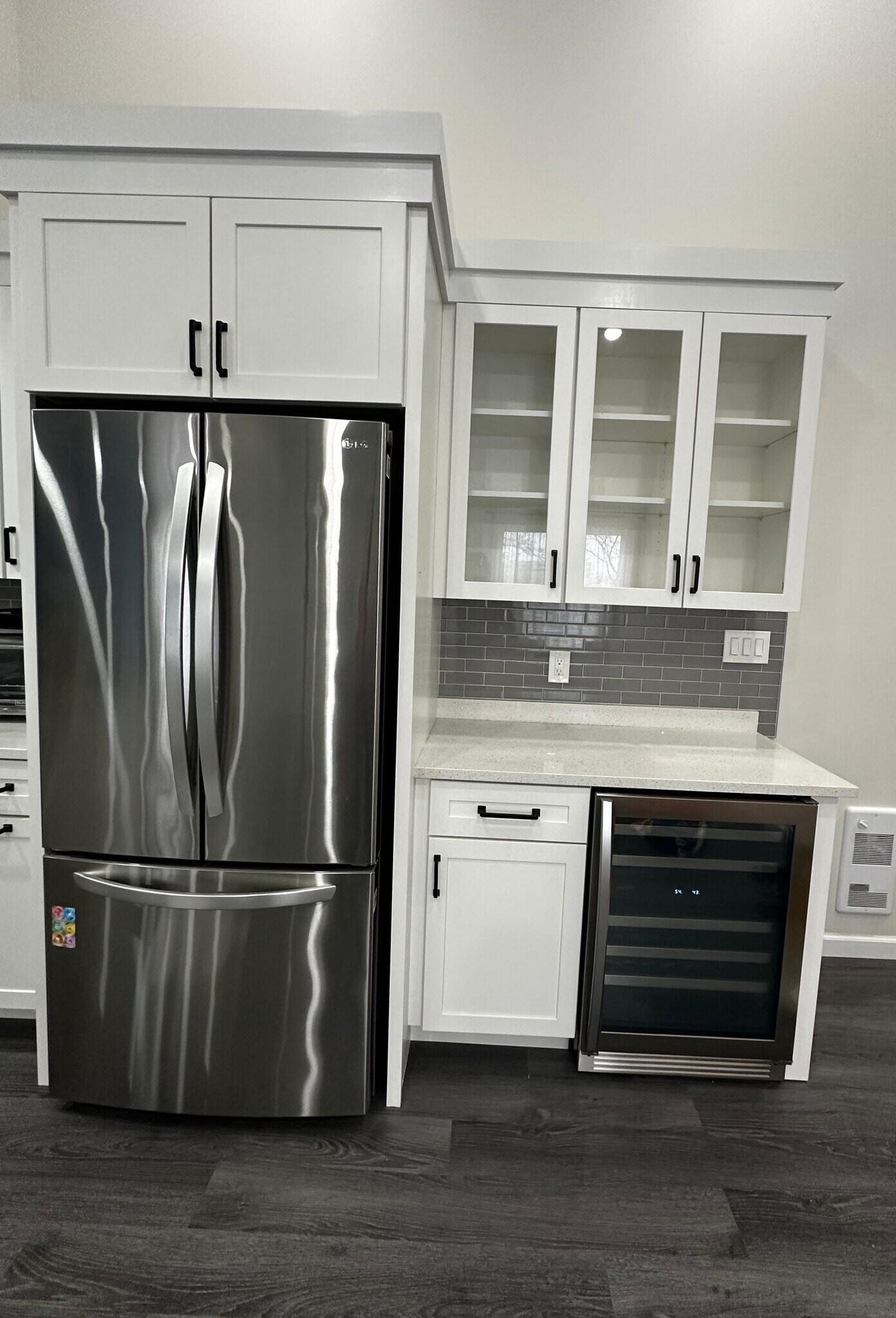 mini bar area + wine fridge - 388 S Main St