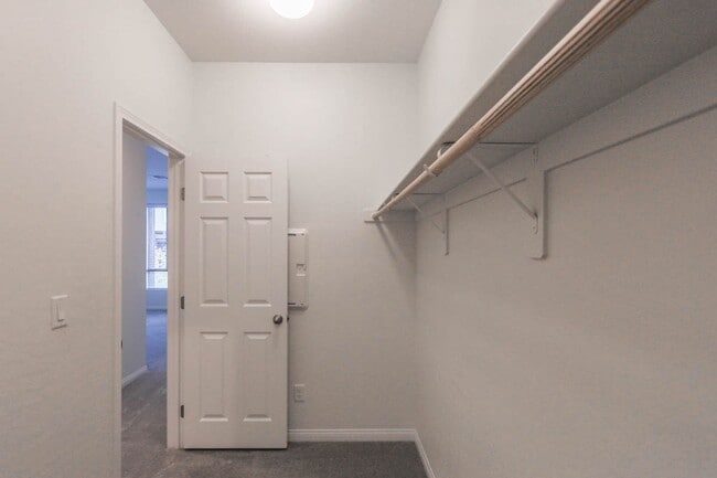 Building Photo - 3 Bed Nicely Upgraded Summerlin TownHome