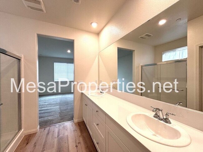 Building Photo - 12594 Ava Loma St