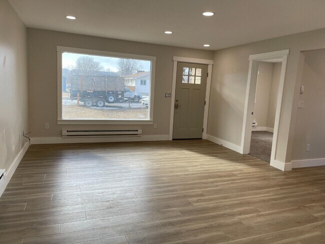 Building Photo - 2260 S 10th St W