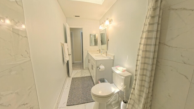 Building Photo - 13484 Jonquil Ct