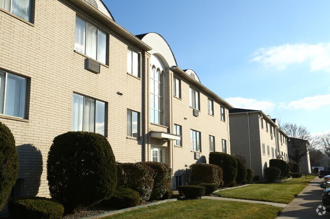 Country Club Manor Apartments Flint, MI Apartment Finder
