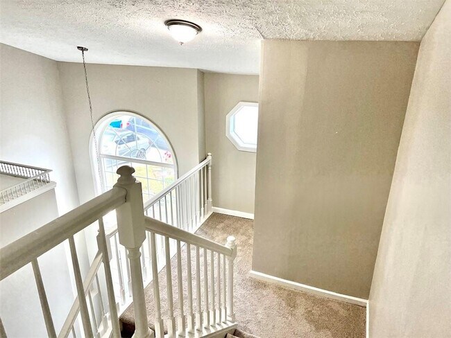 Building Photo - 2312 Oak Glenn Cir