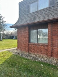 Building Photo - 712 Moull St