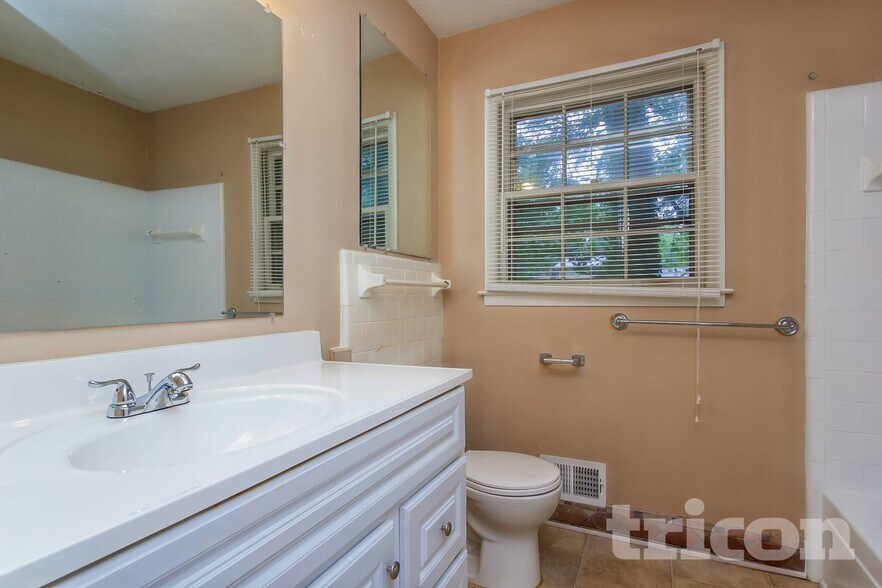 Building Photo - 761 San Miguel Dr