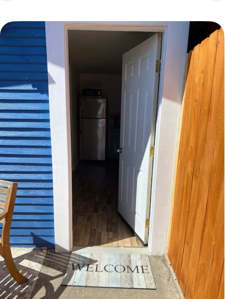 Building Photo - 107 E Barnett St