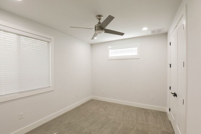 Building Photo - 1309 Cometa St