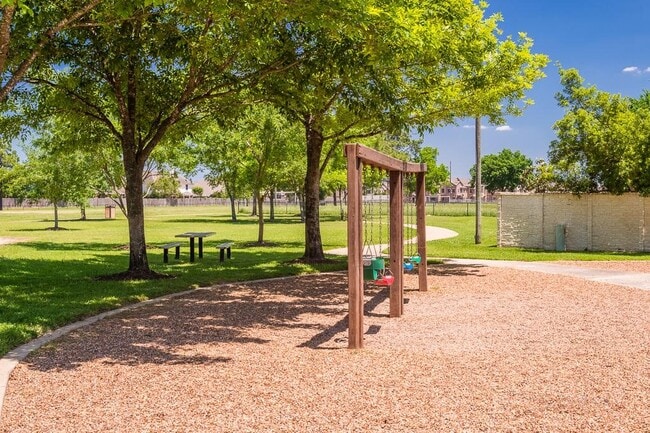 Building Photo - 23915 Elden Hills Ct