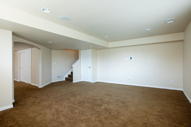 Building Photo - 3232 Chase Dr