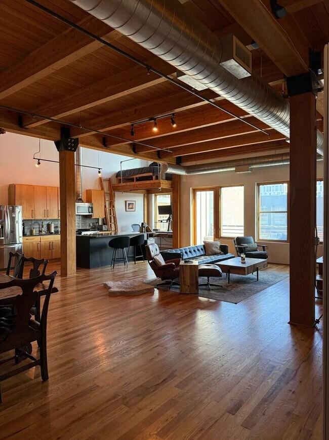 Building Photo - Full Service Executive Fully Furnished All Inclusive Architectural Penthouse Loft Downtown Denver