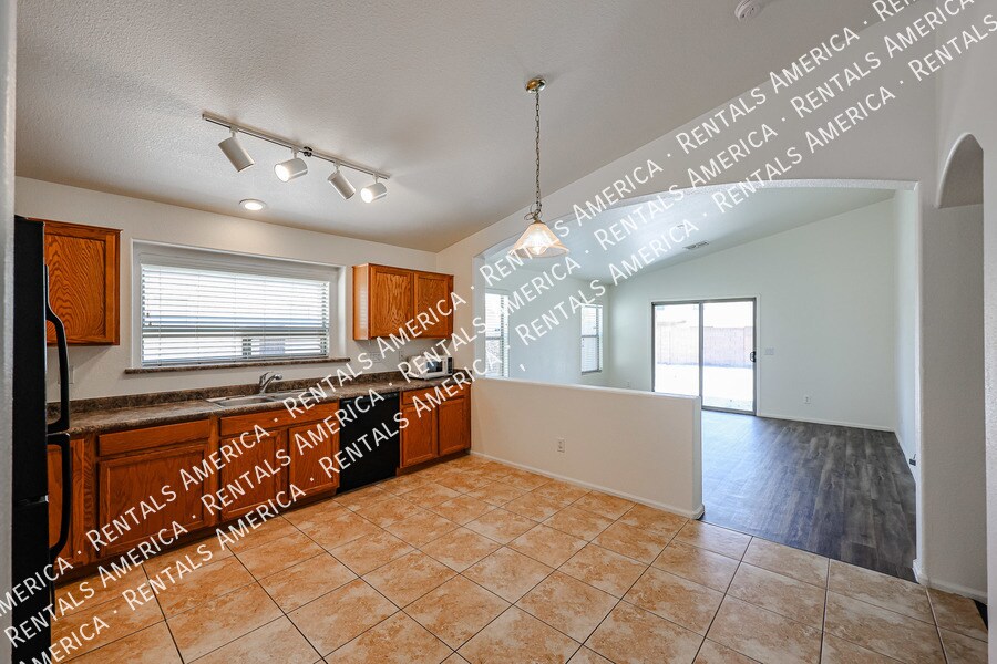 Building Photo - 2047 S 160th Ln