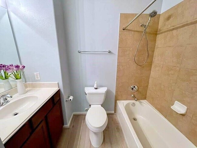Building Photo - 21510 Sierra Long Dr