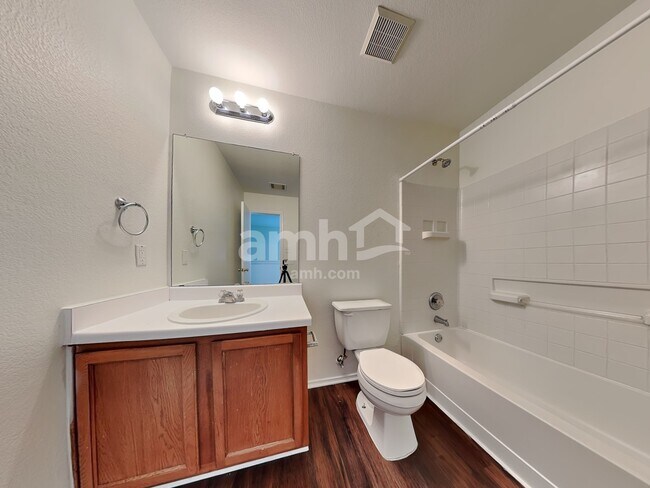 Building Photo - 12748 Saint Marys Dr