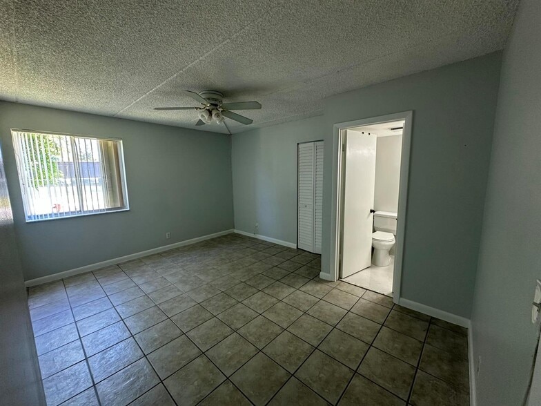 Building Photo - 1799 Fairview Villas Dr