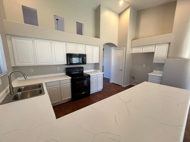 Building Photo - Spacious 3Bd 2 Ba Home In Litchfield Park ...