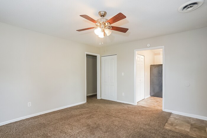Building Photo - 2819 Lumpkin Rd