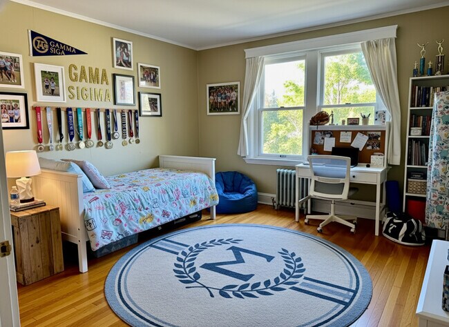 Building Photo - 330 St Paul St