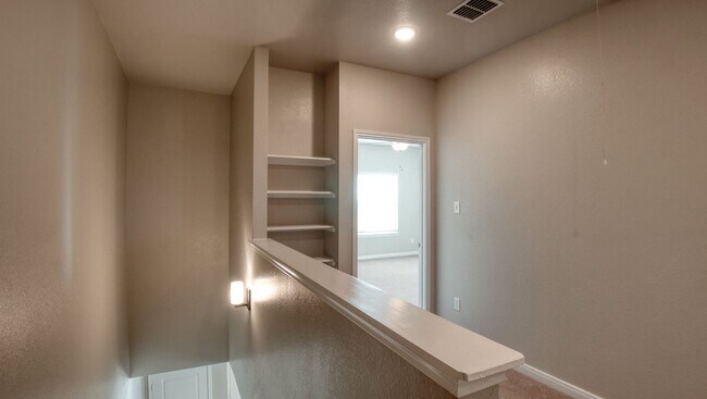 Building Photo - Spacious Townhome Available Now!