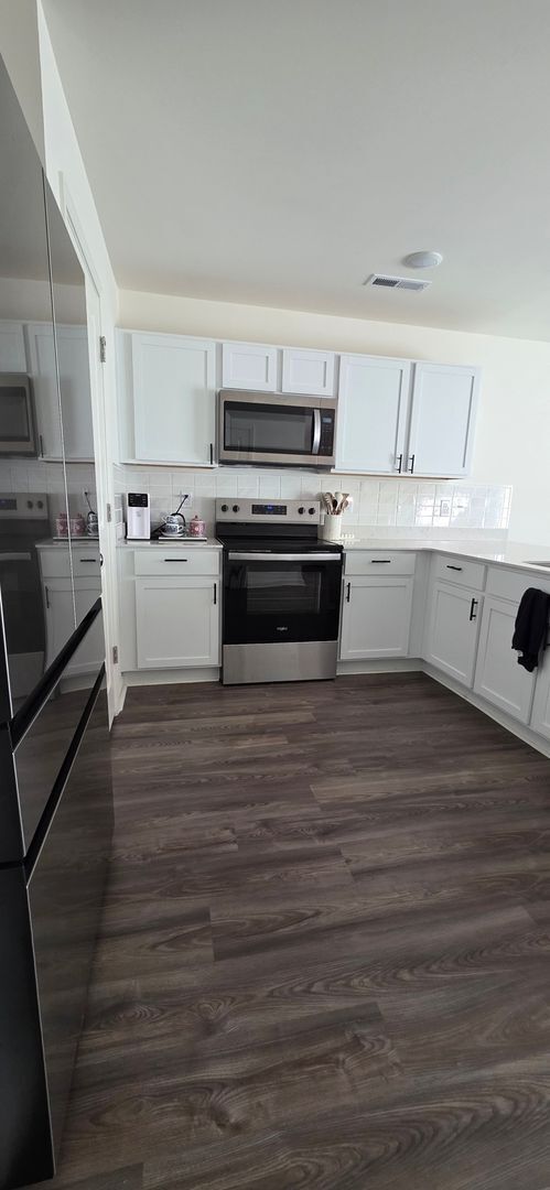 Building Photo - 134 Lang Farm Rd